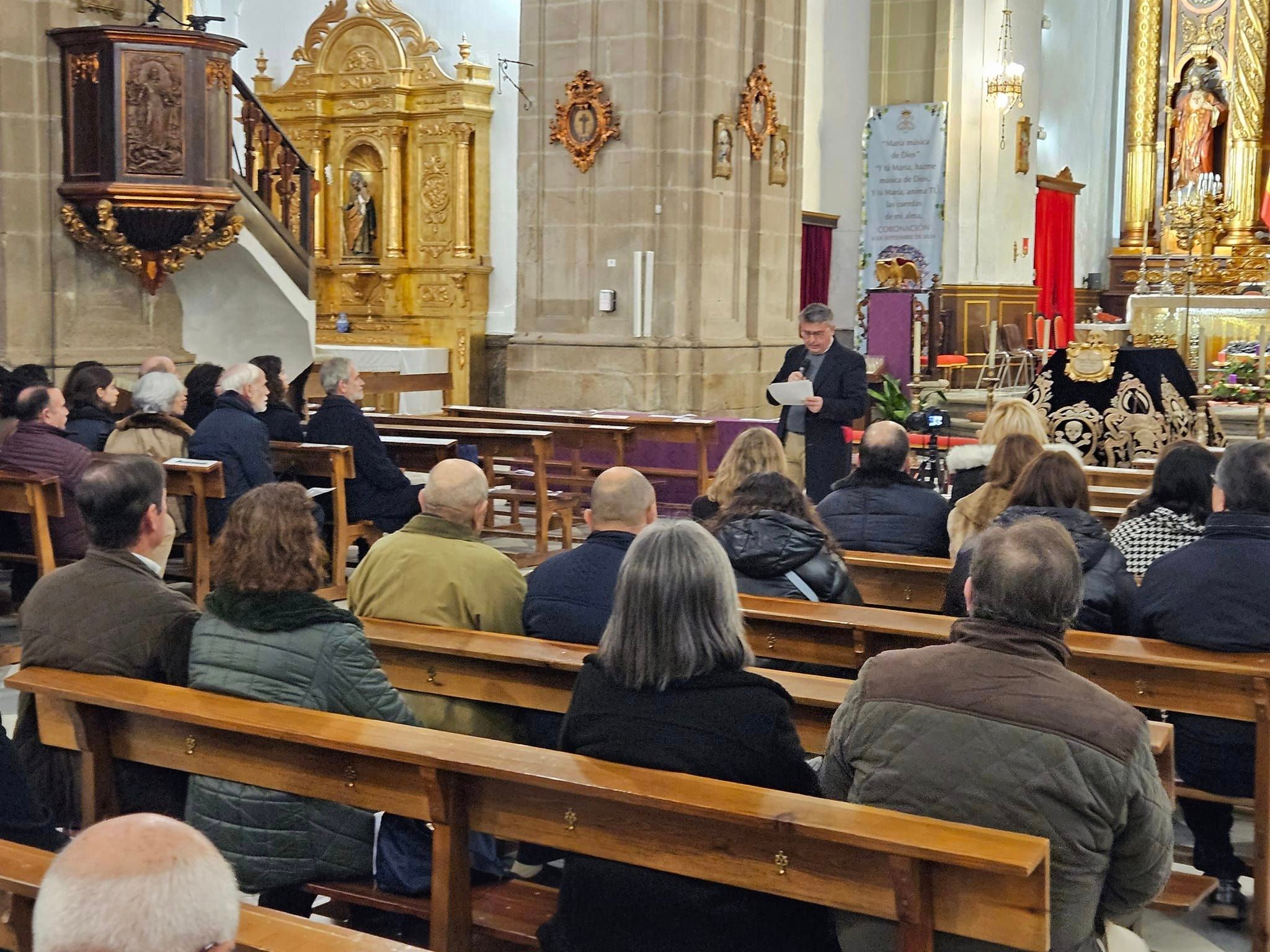 El ecónomo diocesano, Anastasio Gómez, durante una conferencia sobre el señor de Orgaz, antes del funeral