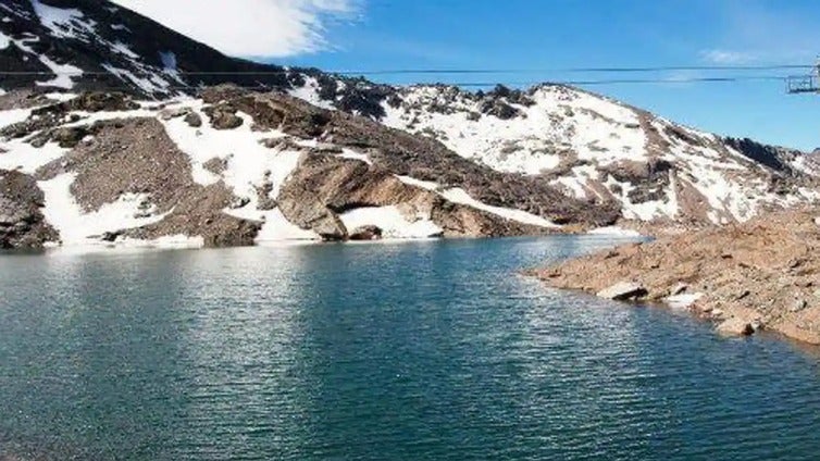 Muere un hombre al caer desde una altura de 70 metros mientras practicaba alpinismo en Sierra Nevada