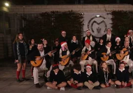Candela y Son felicita la Navidad con una versión de 'Mi burrito sabanero' con los alumnos del  Mayol
