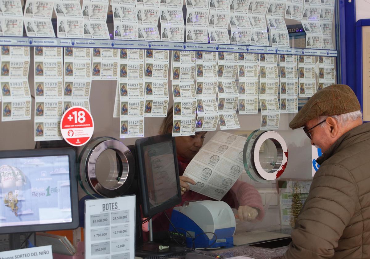 Imagen de una adminsitración de lotería en la capital