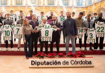 El Córdoba CF paseará por el terreno de juego a los municipios de la provincia