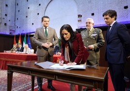 Fotos: La firma solemne del acuerdo de la Base Logística de Córdoba