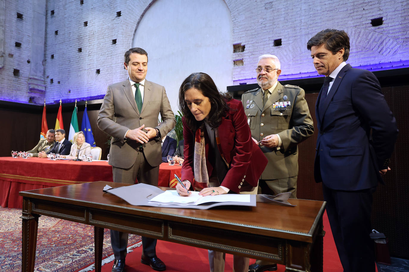 Fotos: La firma solemne del acuerdo de la Base Logística de Córdoba
