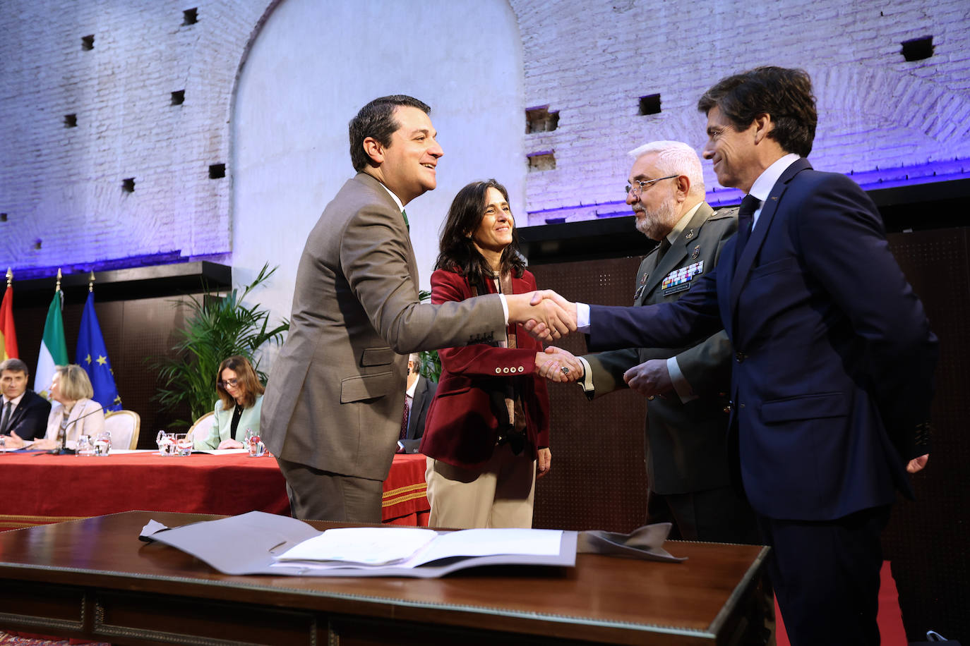 Fotos: La firma solemne del acuerdo de la Base Logística de Córdoba