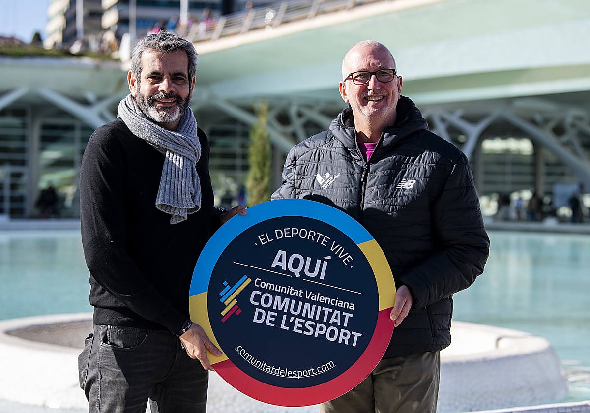 Imagen del acuerdo entre ColaCao y la Fundación Trinidad Alfonso