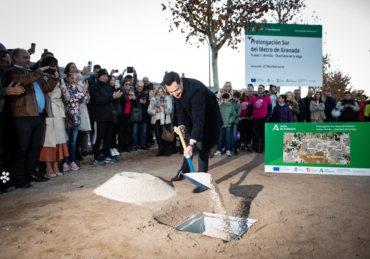 Moreno pone la primera piedra de la prolongación del tramo de metro de Armilla a Churriana de la Vega