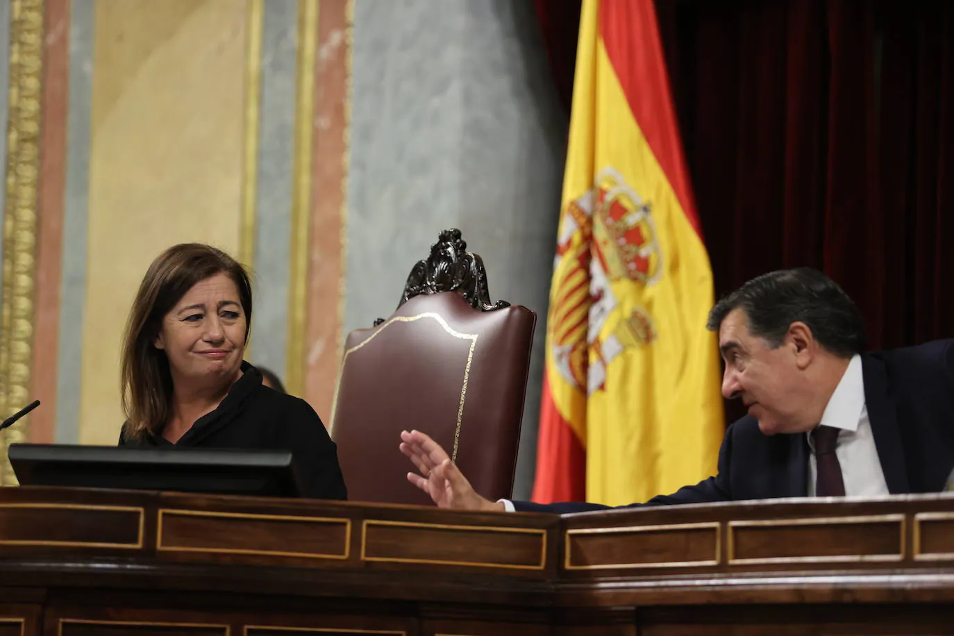 Armengol, presidenta del Congreso, junto a Bermúdez de Castro, miembro de la Mesa