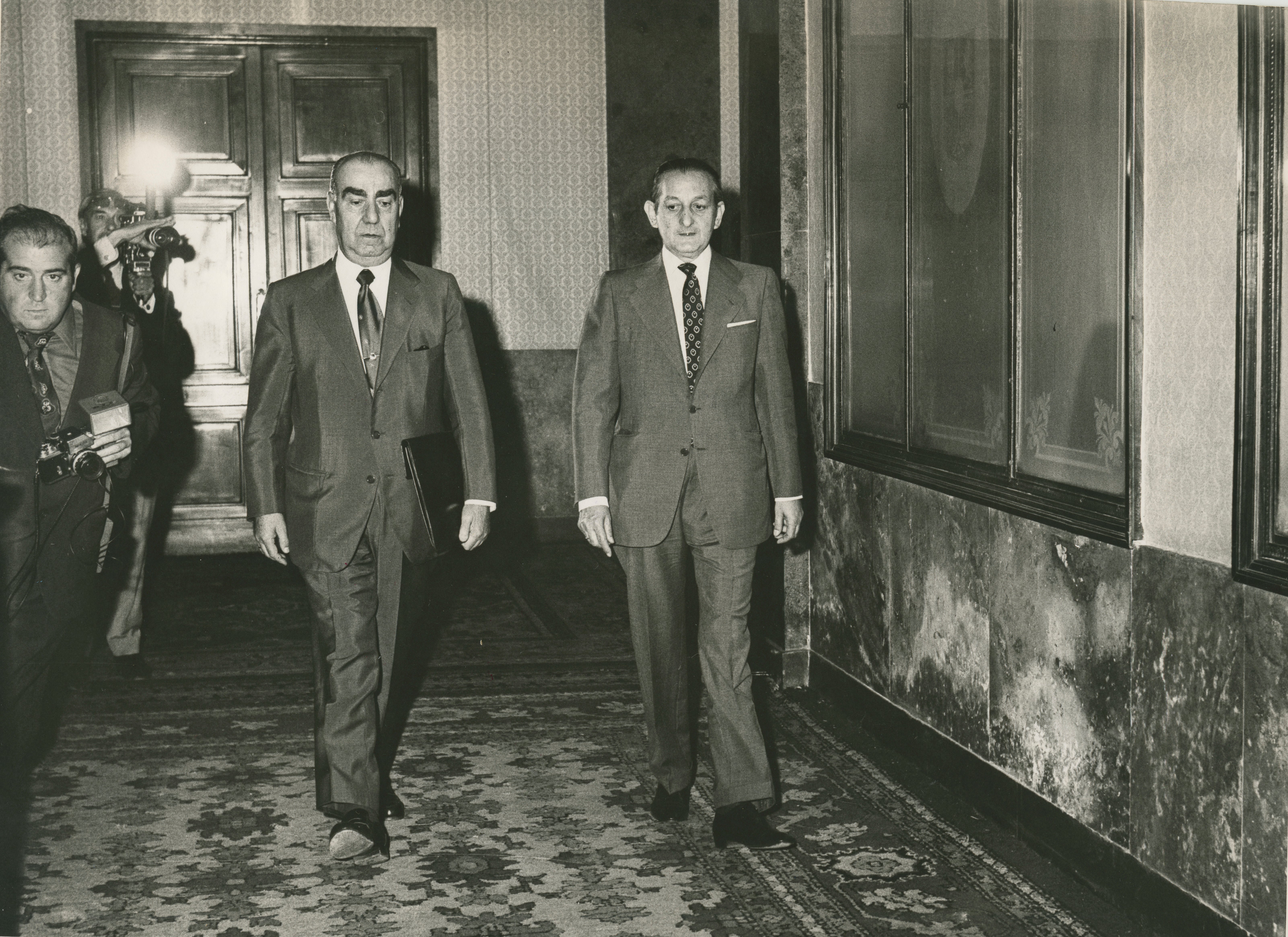 El vicepresidente del Gobierno, Torcuato Fernández-Miranda y el almirante Luis Carrero Blanco, momentos antes de reunirse con el Consejo Nacional en julio de 1973