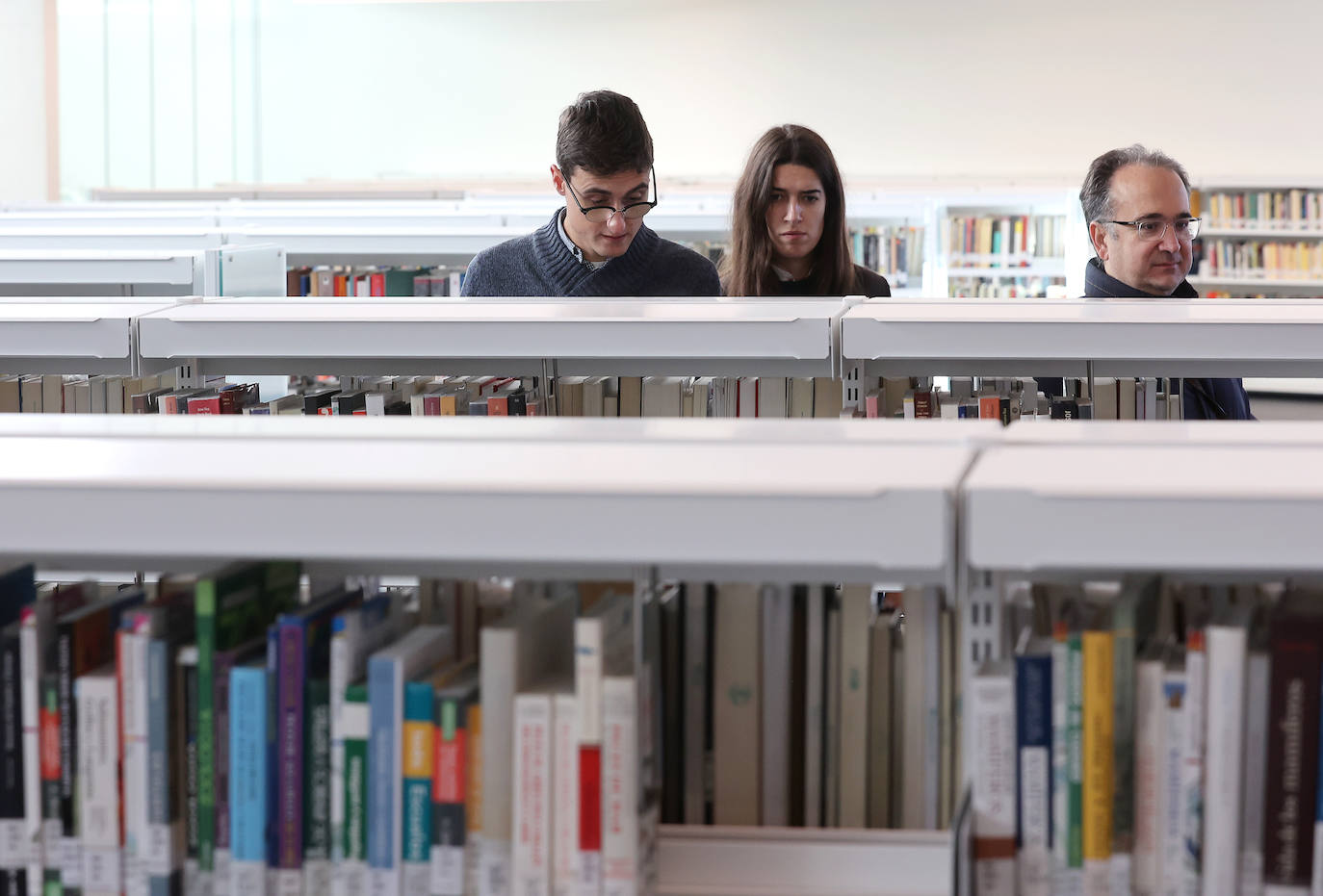 Fotos: la Biblioteca Grupo Cántico de Córdoba, en la recta final de los preparativos