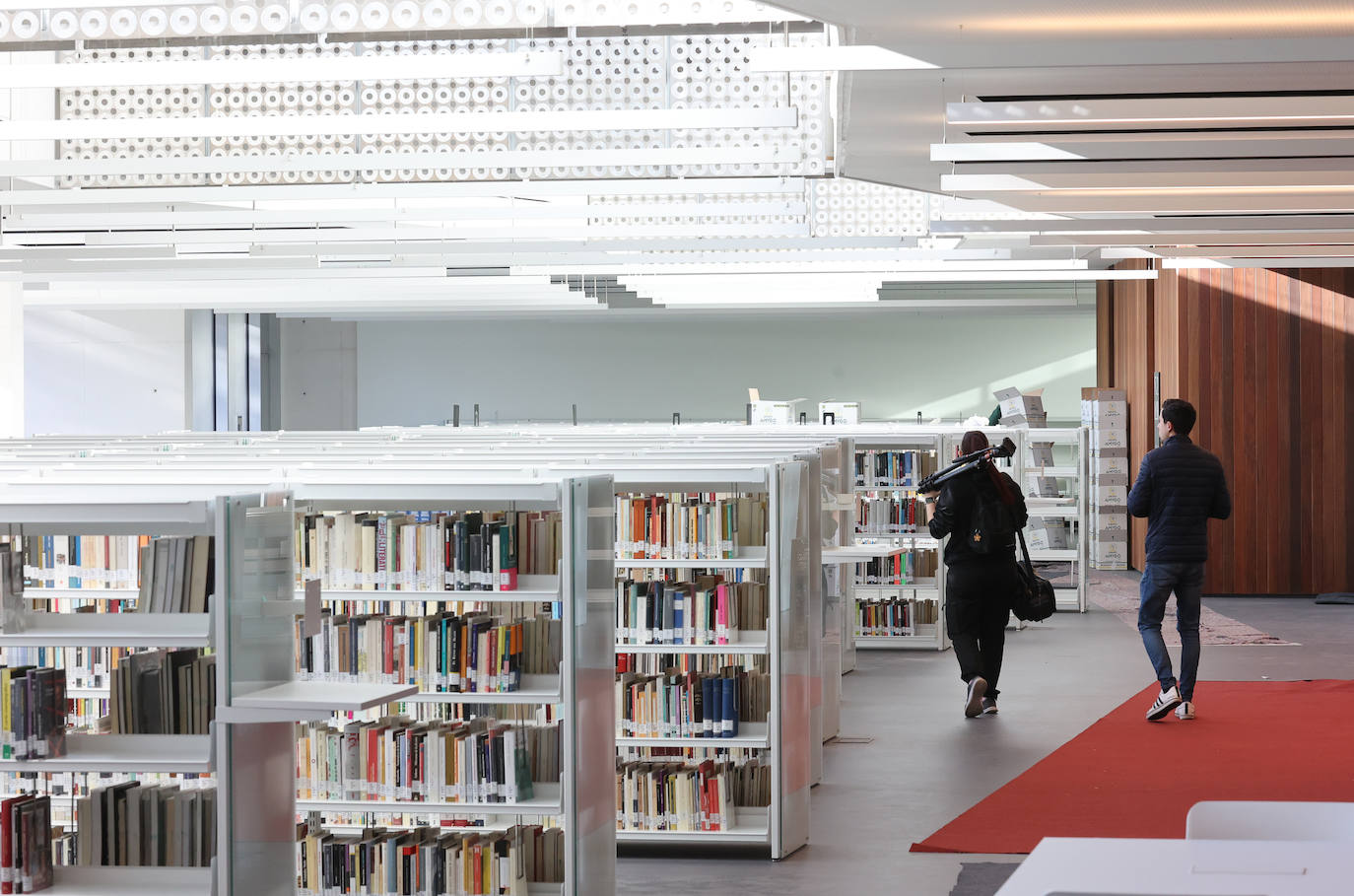 Fotos: la Biblioteca Grupo Cántico de Córdoba, en la recta final de los preparativos