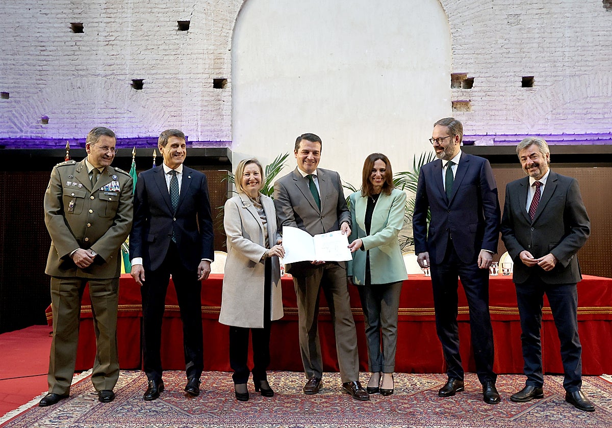 Firma del último acuerdo de la Base Logística