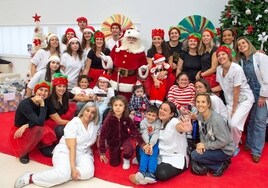 Papá Noel visita a los niños ingresados en el Hospital de Parapléjicos de Toledo