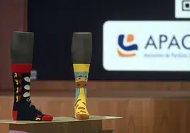 Cagüen Socks y Apace lanzan unos calcetines solidarios en favor de las personas con parálisis cerebral