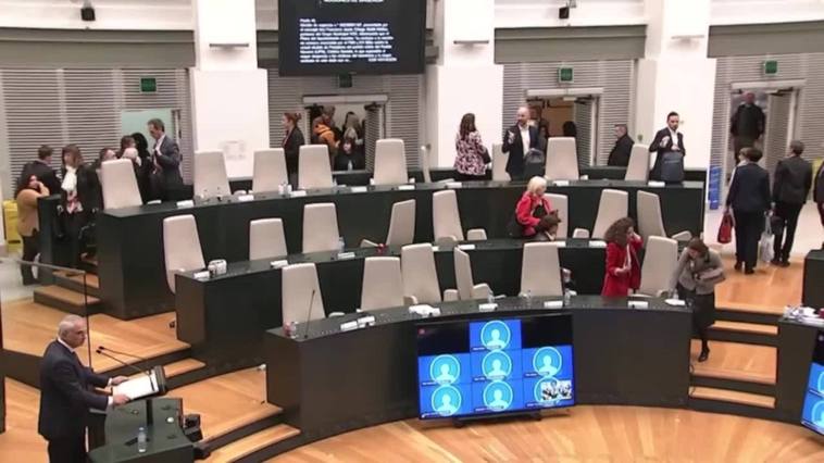 Almeida y Lobato exigen a Ortega Smith que dimita tras su agresión a un concejal de Más Madrid