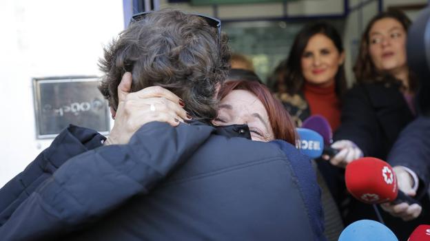 El Gordo deja en Sevilla una lluvia de millones con el número 88008 de la Lotería de Navidad 2023