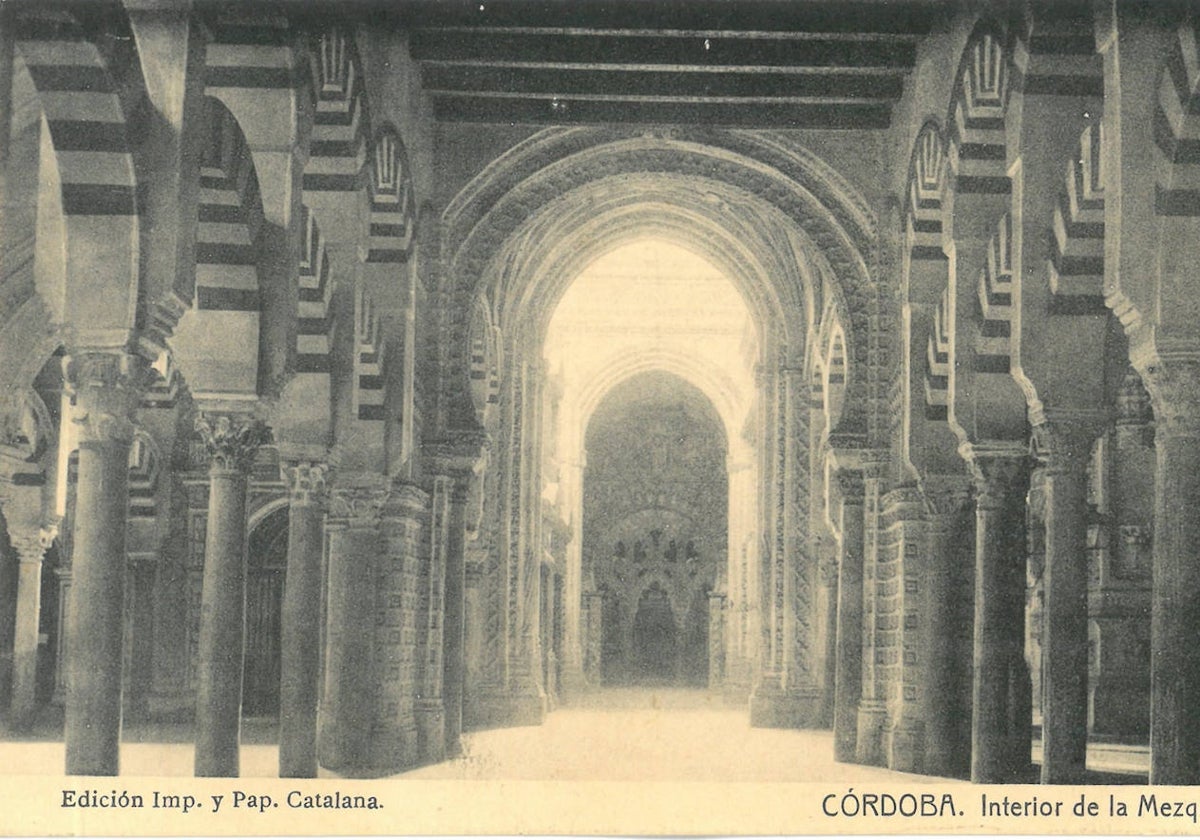 Postal del interior de la Mezquita de Fototipia Thomas. Entre 1905 y 1920