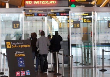 Una Navidad hacinados en Barajas