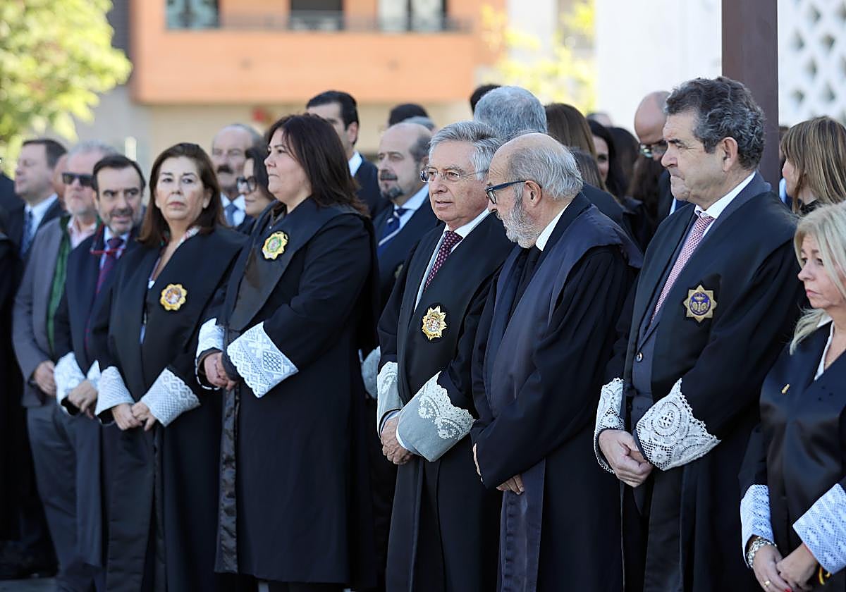 Concenración de jueces, fiscales, abogados y funcionarios contra la ley de amnistía