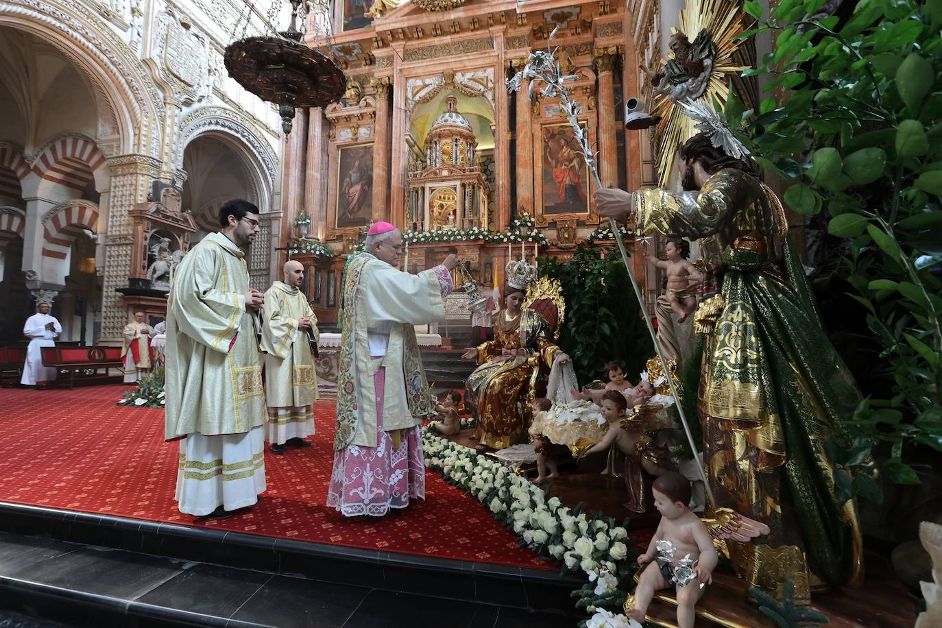 Fotos: La tradicional Misa de la Navidad del Señor en la Catedral de Córdoba