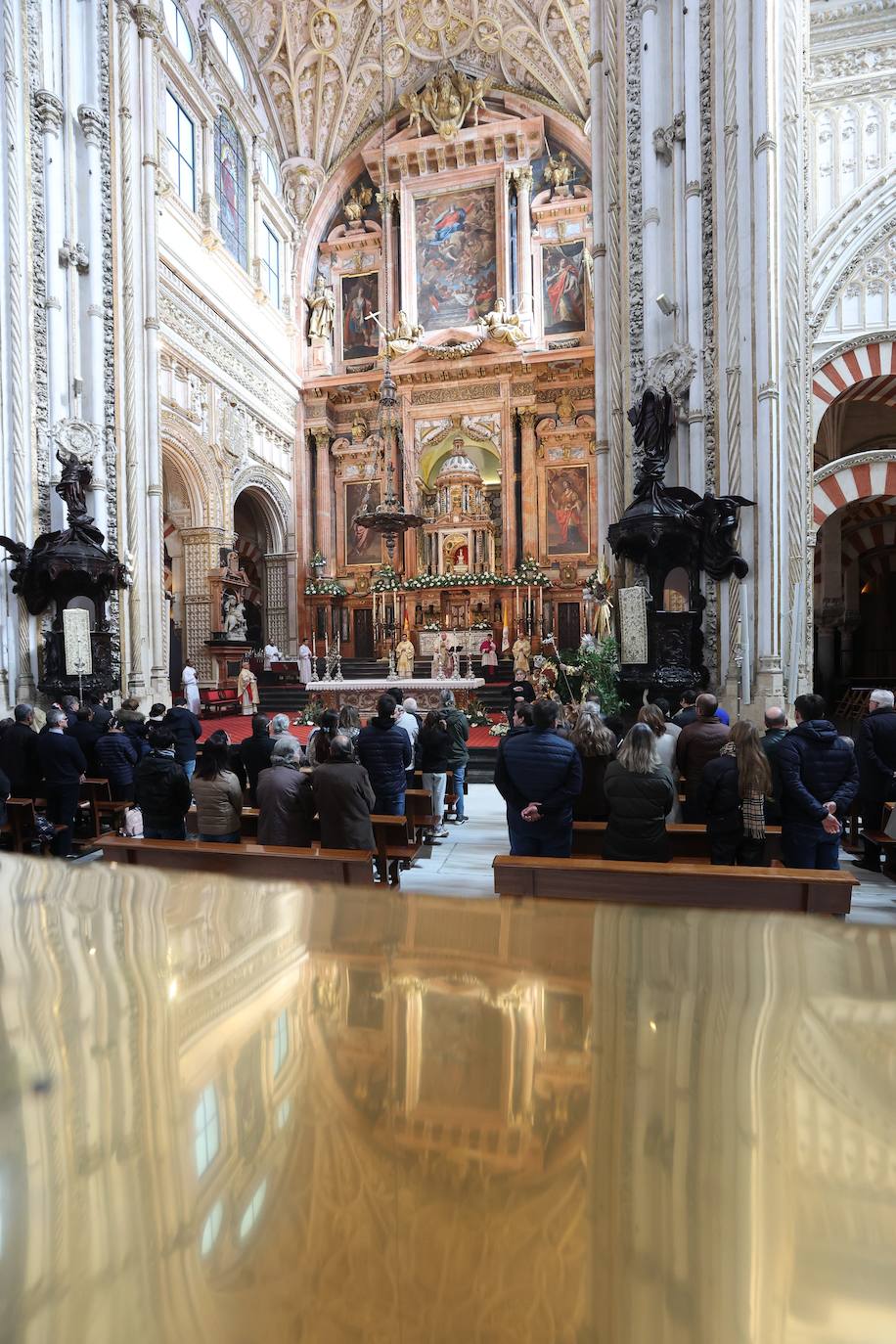 Fotos: La tradicional Misa de la Navidad del Señor en la Catedral de Córdoba