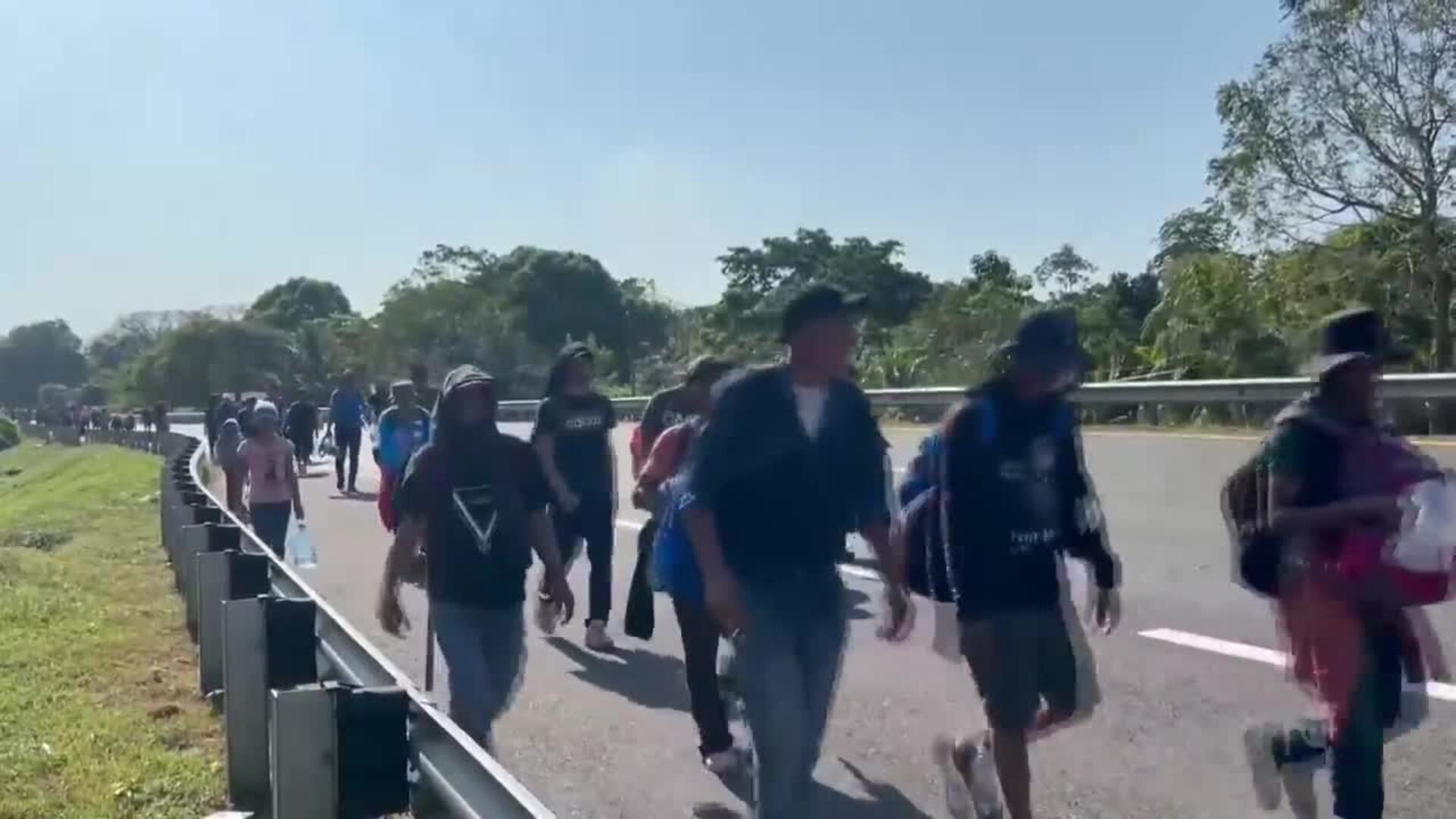 La caravana de miles de migrantes avanza por M xico en la v spera de la visita de EEUU