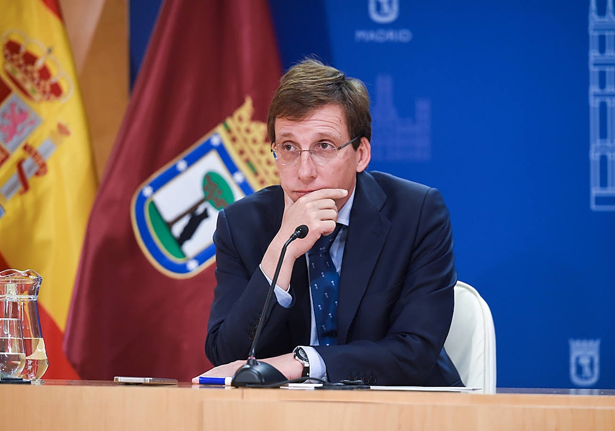 El alcalde de Madrid, José Luis Martínez-Almeida, este jueves, tras la última Junta de Gobierno de 2023