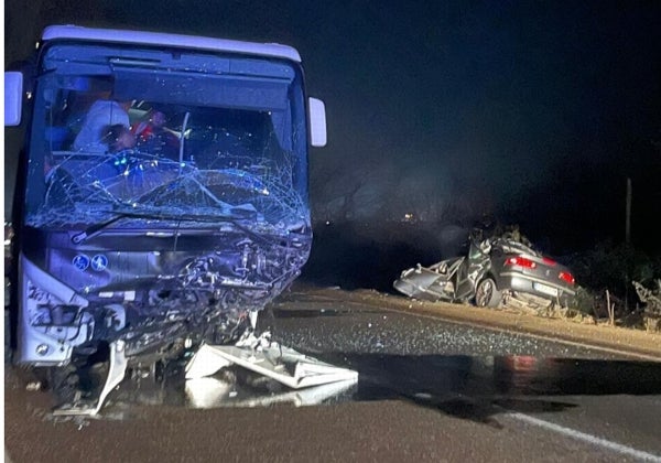 Un muerto en un accidente aéreo en Beteta y otro en una colisión de un coche y un autobús en Talavera de la Reina