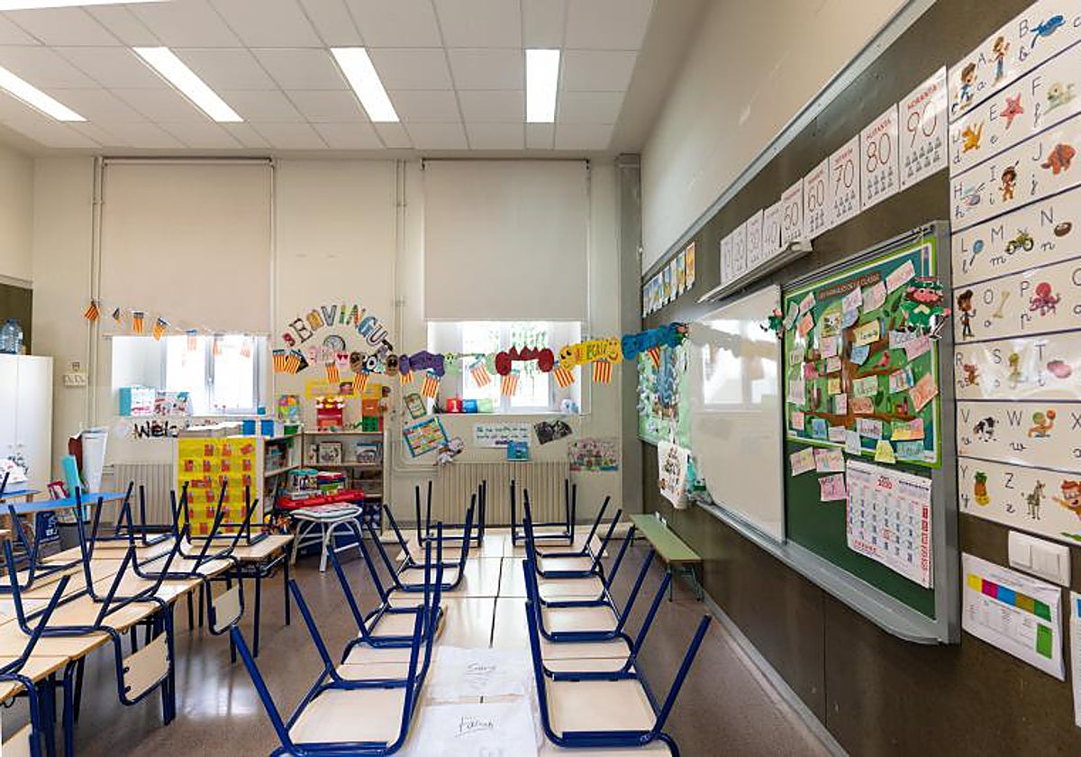 Imagen de archivo de un aula vacía en un centro educativo de la Comunidad Valenciana.