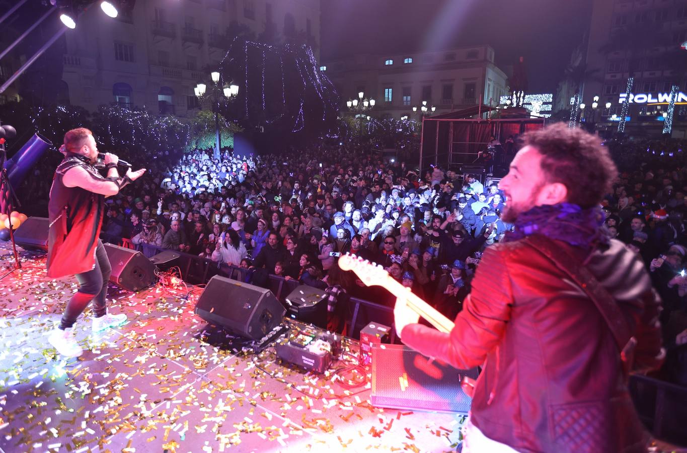 Fotos: Córdoba da la bienvenida a 2024 en una gran fiesta en Las Tendillas
