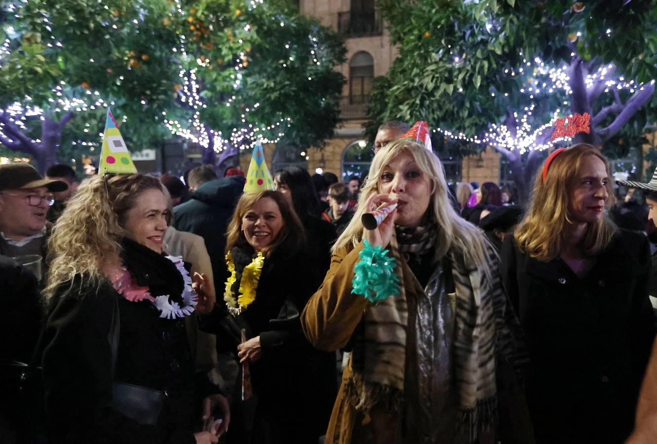Fotos: Córdoba da la bienvenida a 2024 en una gran fiesta en Las Tendillas