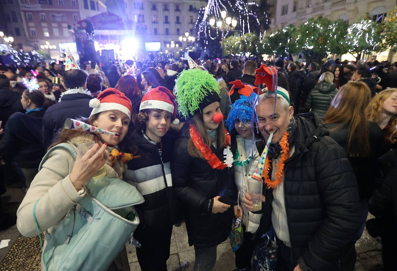 Fotos: Córdoba da la bienvenida a 2024 en una gran fiesta en Las Tendillas