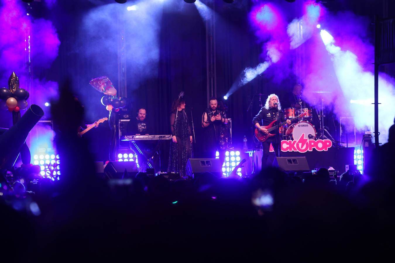 Fotos: Córdoba da la bienvenida a 2024 en una gran fiesta en Las Tendillas