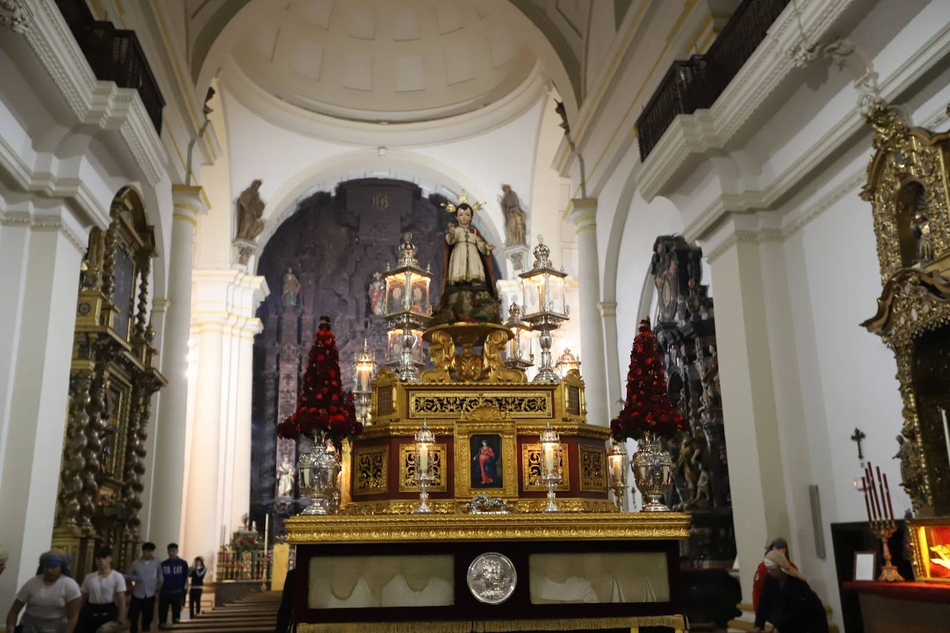 Fotos: la elegante procesión del Niño Jesús de la Compañía en Córdoba