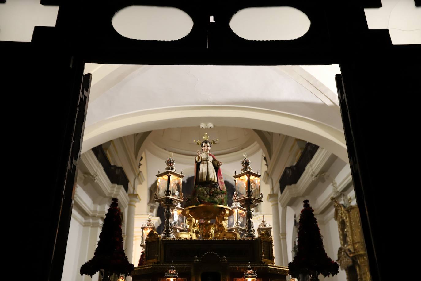 Fotos: la elegante procesión del Niño Jesús de la Compañía en Córdoba