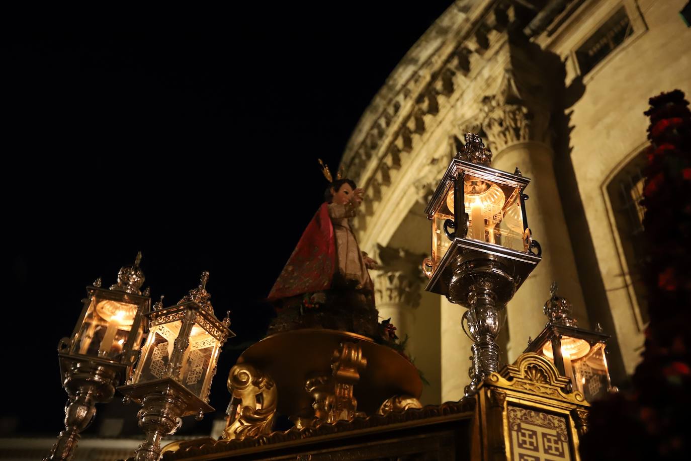 Fotos: la elegante procesión del Niño Jesús de la Compañía en Córdoba