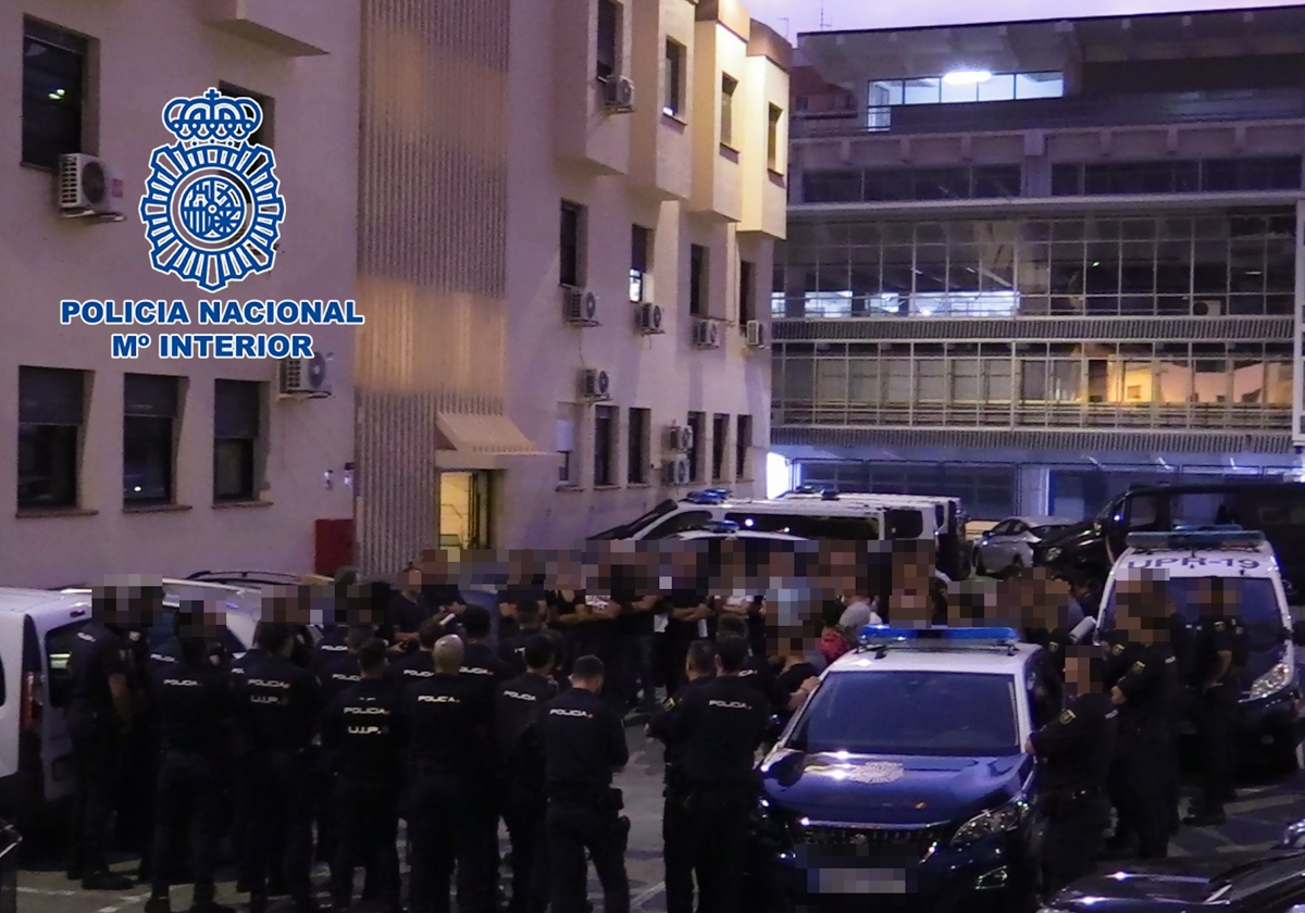 Agents en el marco de la operación policial