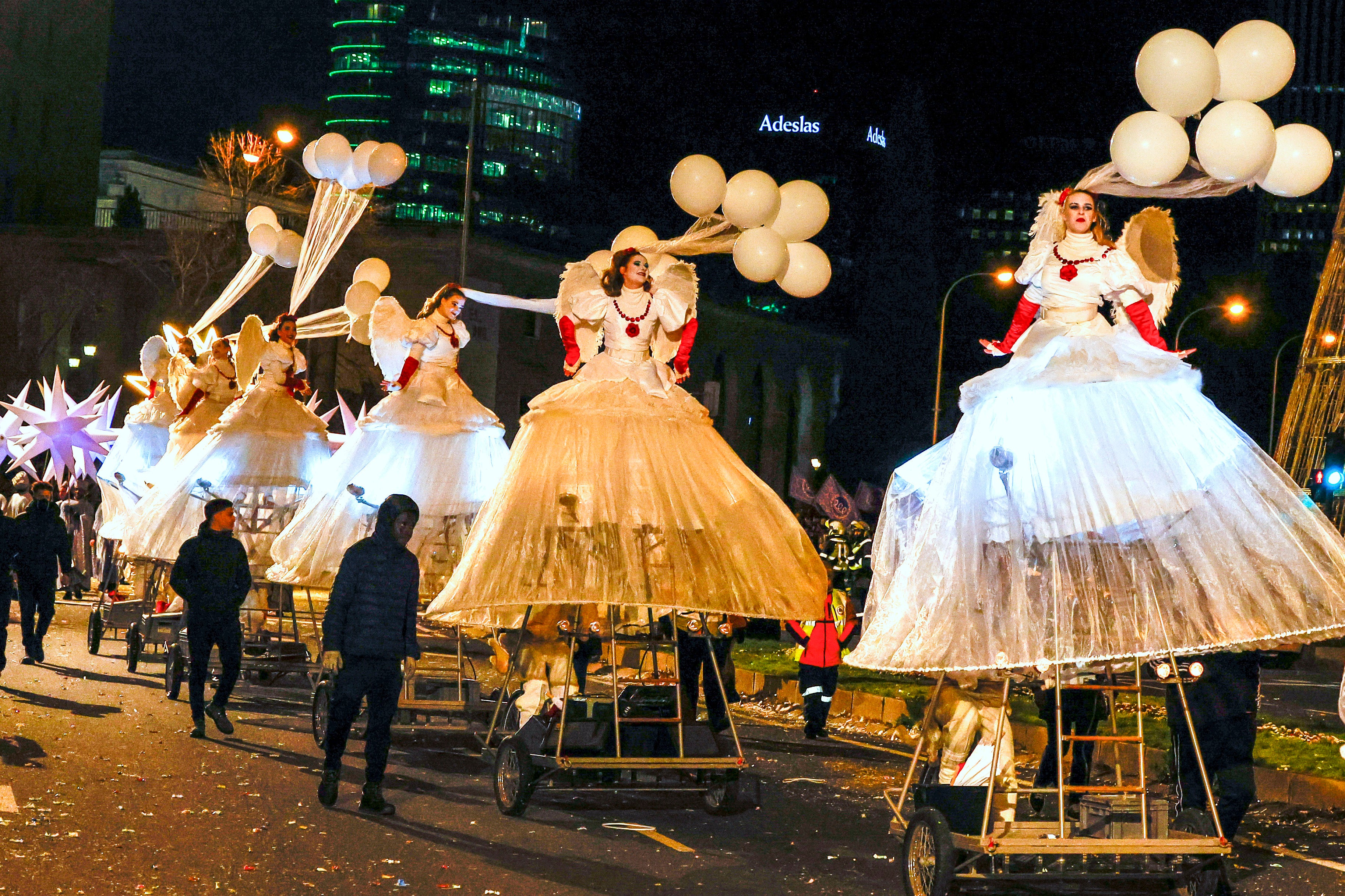La cabalgata de Reyes en Madrid, en imágenes
