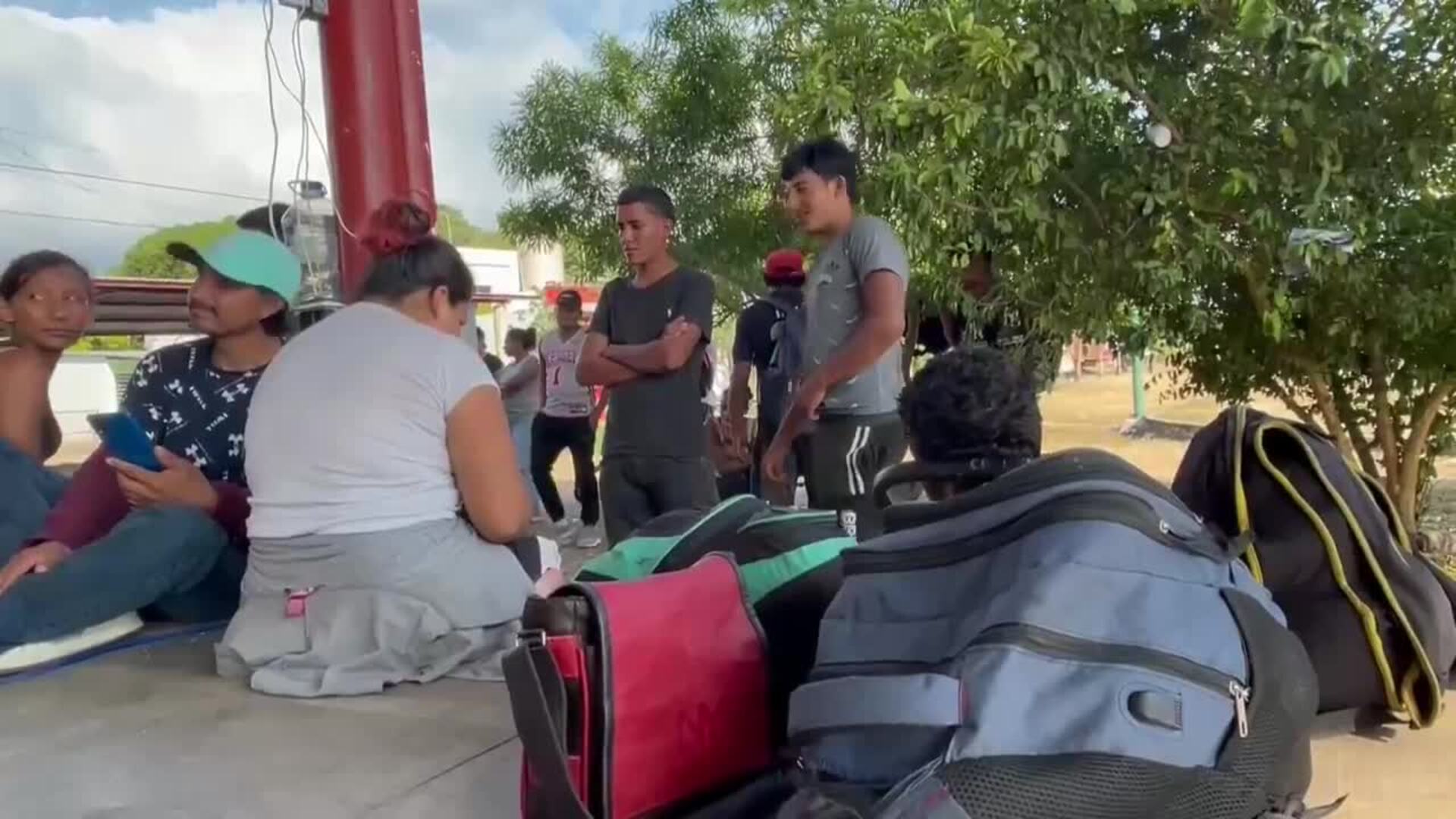 En el sureste de M xico desaparecen 19 migrantes de caravana al aceptar trato con autoridades de migraci n