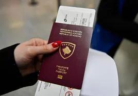 Nuevo giro en Exteriores: España acepta los pasaportes kosovares