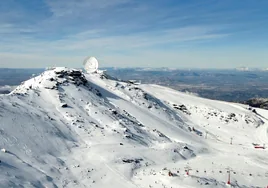 La nieve acumulada permite abrir en Sierra Nevada la pista La Visera, una de las más difíciles