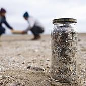 Localizan 'pellets' en la costa de Bajamar de Tenerife