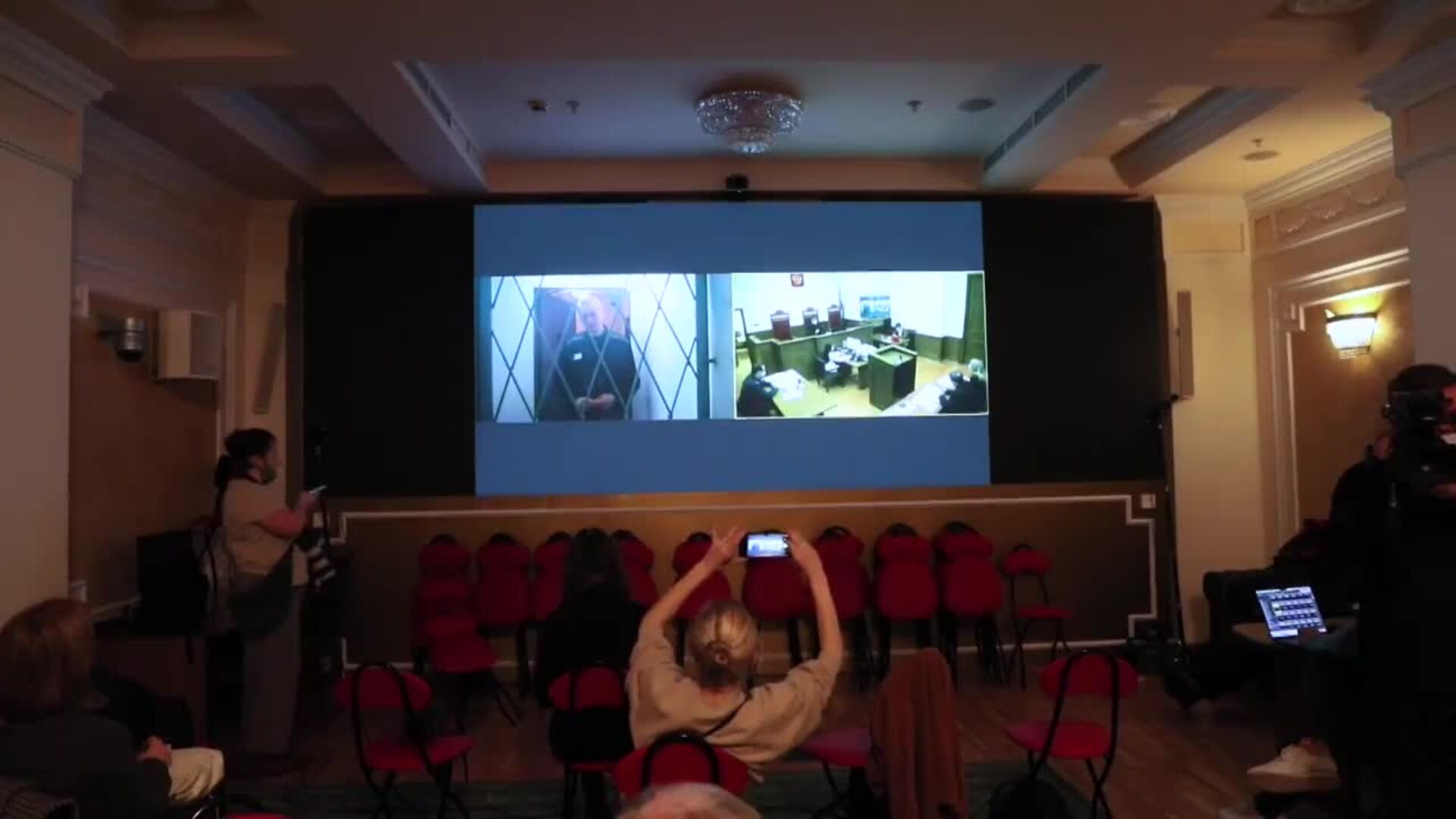 Navalni aparece por primera vez en una vista judicial desde su traslado a cárcel ártica