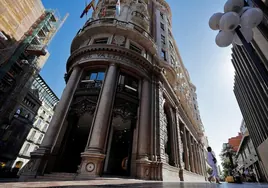 De CaixaBank y el Sabadell al Cola Cao y la Nocilla: las empresas con sede valenciana en el punto de mira de Puigdemont