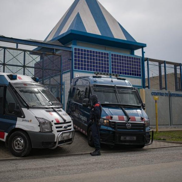 El Gobierno esconde el contenido del pacto con Junts sobre inmigración