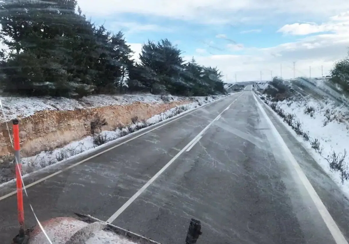 La nieve afecta a seis rutas de la provincia de Cuenca y afecta a un total de 23 alumnos