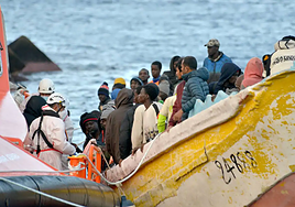 La diputada canaria pide «analizar en profundidad» el traspaso de Migraciones a Cataluña