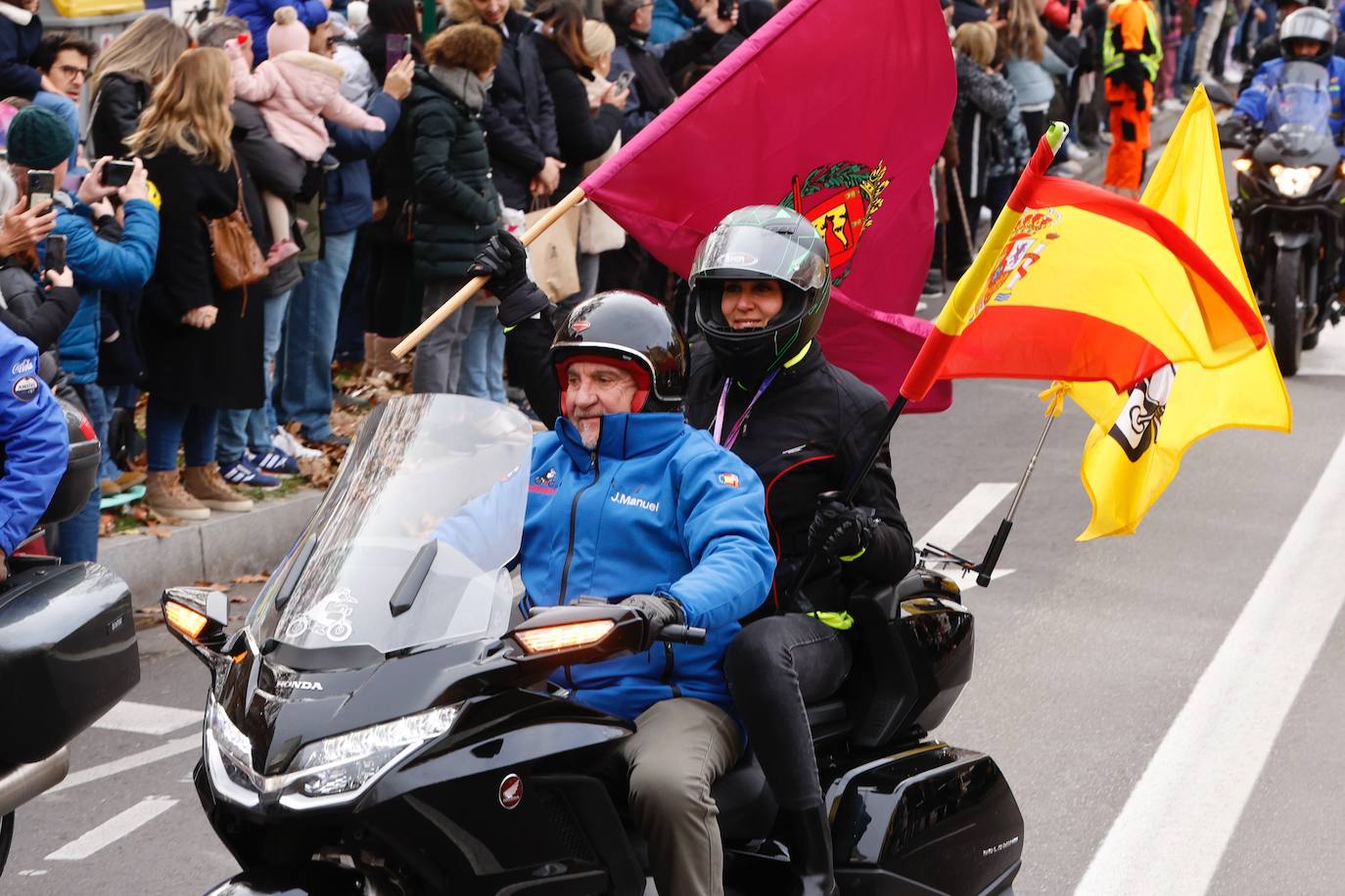 La concejal de Turismo, Blanca Jiménez, participa en el desfile de pingüinos