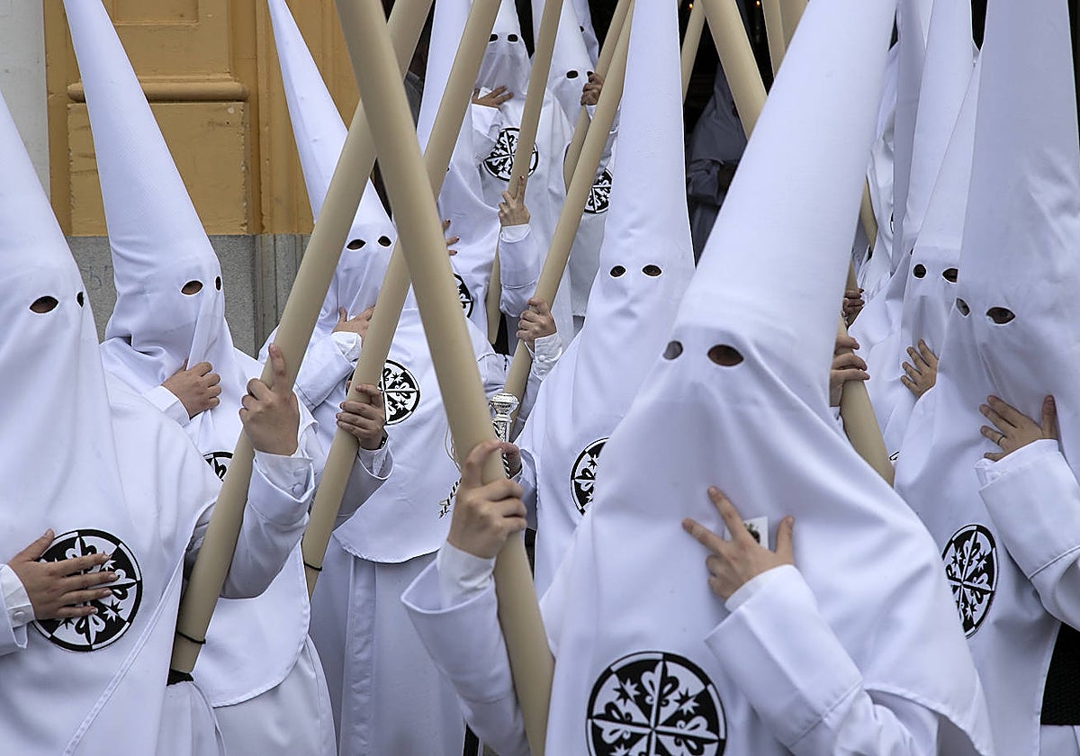 Nazarenos de la hermandad de la Presentación al Pueblo de Córdoba