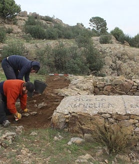Imagen secundaria 2 - Las excavaciones y trabajos de documentación y restauración llevados a cabo por el equipo de arqueólogos