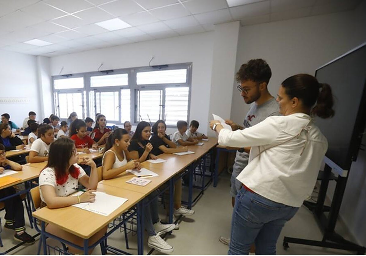 Alerta en el profesorado de Castilla-La Mancha: por cada docente menor de 30 años hay cinco que superan los 50
